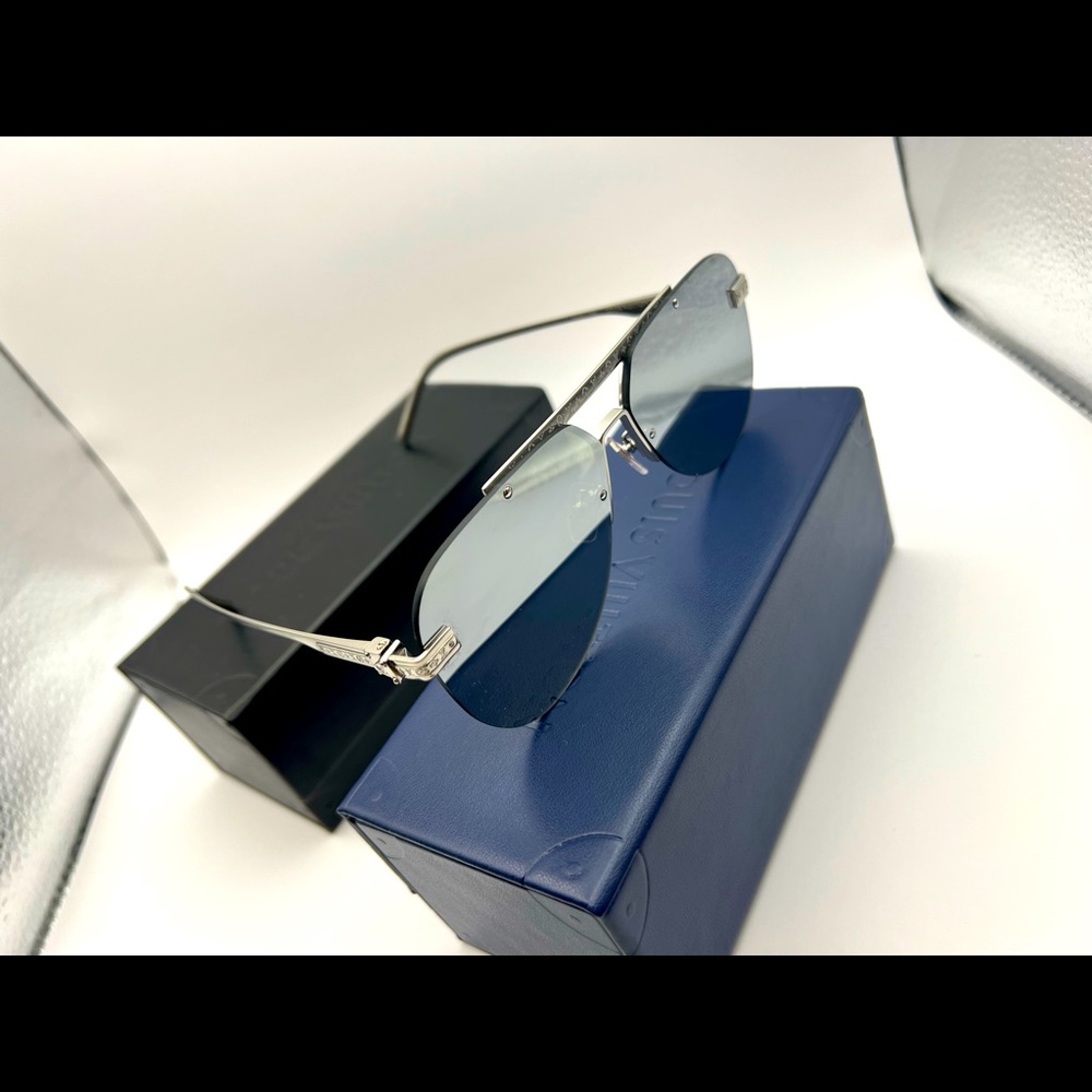 LV ASH SUNGLASSES Z1262E